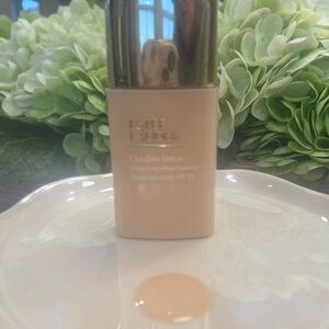 Estee Lauder Serum Double Wear Foundation - 2N1 Desert Beige - 90% Full